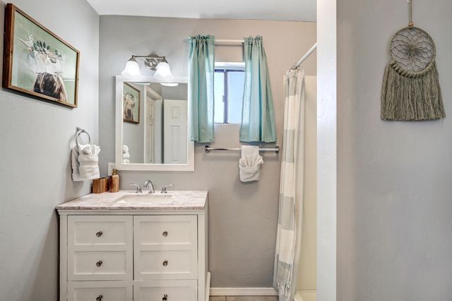 1520 55th Street NW, Albuquerque, NM 87105