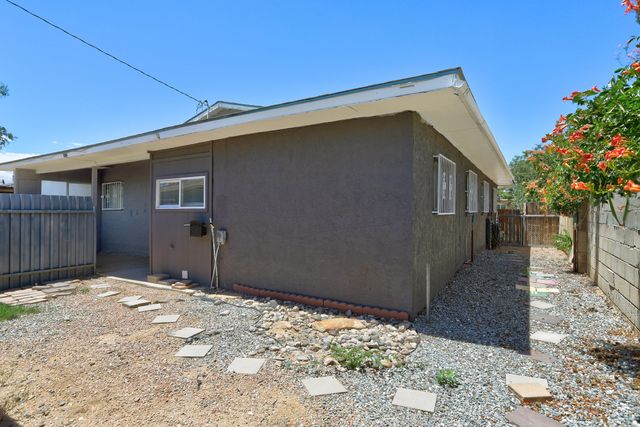 1520 55th Street NW, Albuquerque, NM 87105