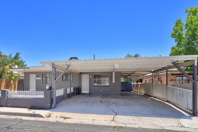 1520 55th Street NW, Albuquerque, NM 87105