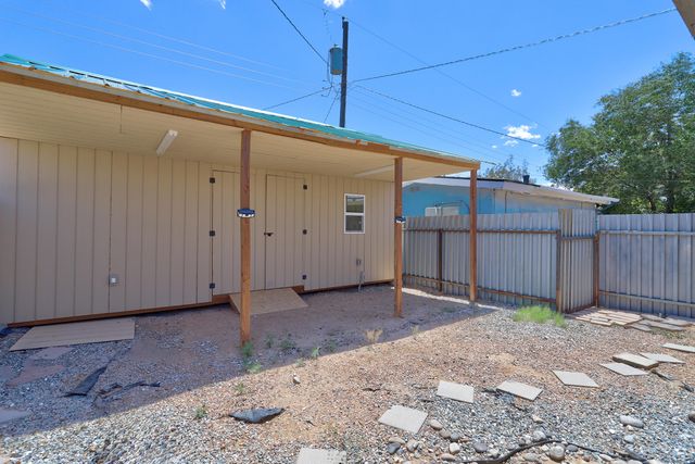 1520 55th Street NW, Albuquerque, NM 87105