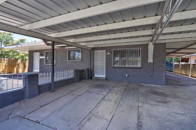 1520 55th Street NW, Albuquerque, NM 87105