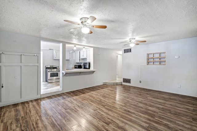 1520 55th Street NW, Albuquerque, NM 87105