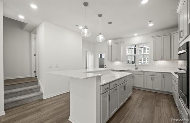 396 N Sydney Court, Plymouth, MI 48170