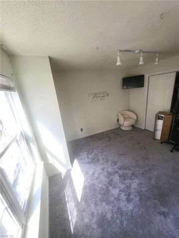 414 Delaware Ave Apt 218, Norfolk, VA 23508