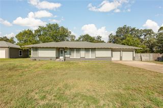 1004 Edgewood Drive, Bryan, TX 77802
