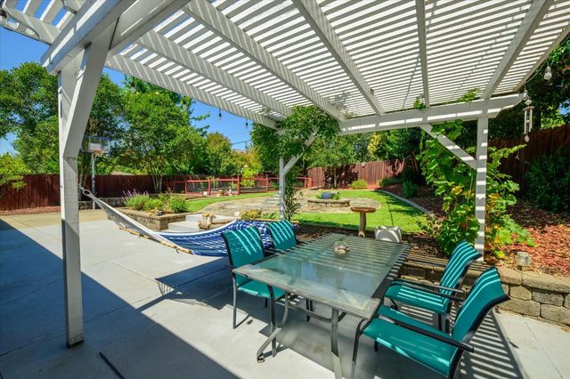3614 Cambridge Rd, Cameron Park, CA 95682