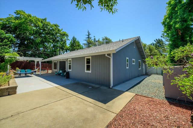 3614 Cambridge Rd, Cameron Park, CA 95682