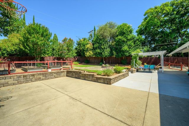 3614 Cambridge Rd, Cameron Park, CA 95682