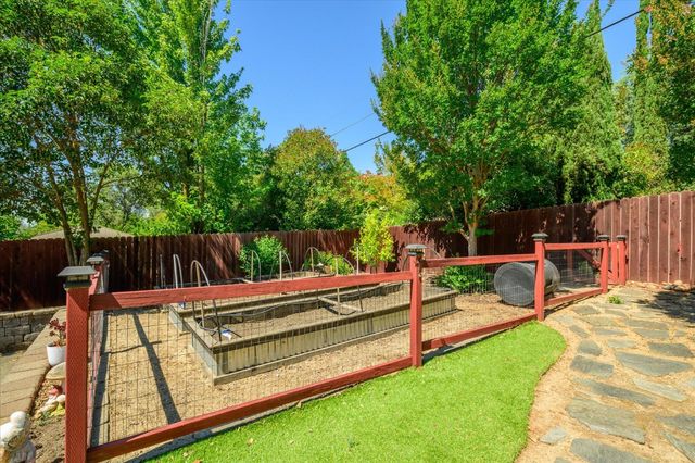 3614 Cambridge Rd, Cameron Park, CA 95682