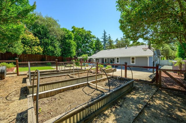 3614 Cambridge Rd, Cameron Park, CA 95682