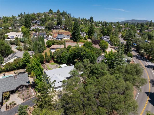 3614 Cambridge Rd, Cameron Park, CA 95682