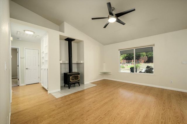 3614 Cambridge Rd, Cameron Park, CA 95682