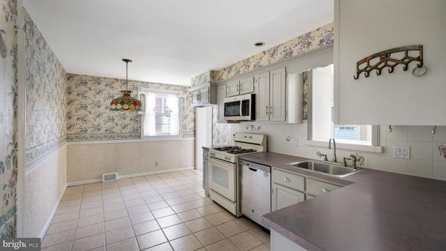 1435 SUNNYHILL LN, Havertown, PA 19083
