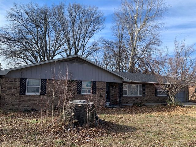 1302 B Street, Bentonville, AR 72712