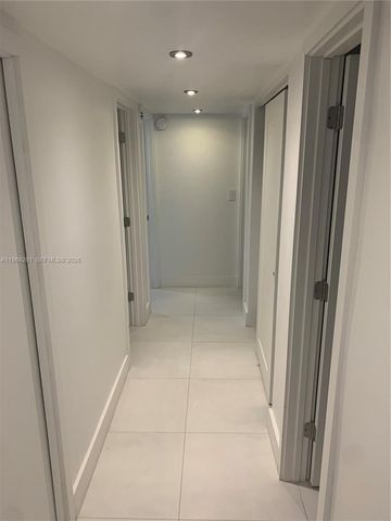 2326 S Cypress Bend Drive 221, Pompano Beach, FL 33069