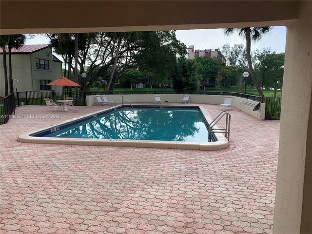 2326 S Cypress Bend Drive 221, Pompano Beach, FL 33069