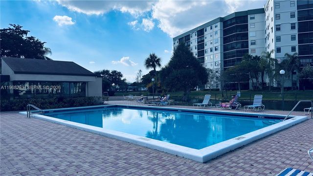 2326 S Cypress Bend Drive 221, Pompano Beach, FL 33069
