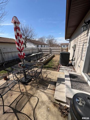 128 Volare Lane, Springfield, IL 62703