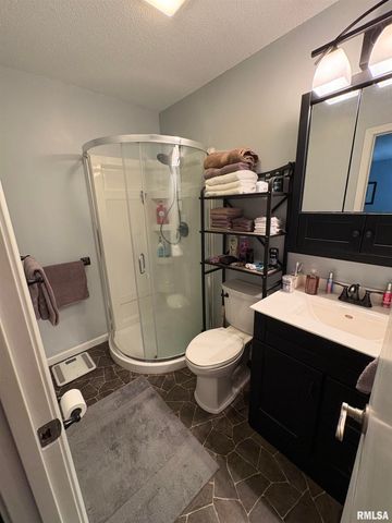 128 Volare Lane, Springfield, IL 62703