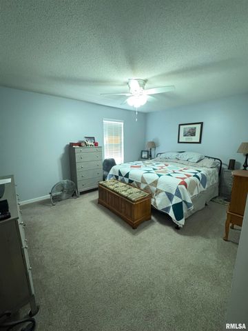 128 Volare Lane, Springfield, IL 62703