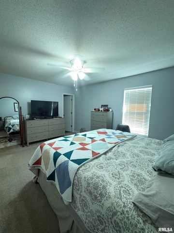 128 Volare Lane, Springfield, IL 62703