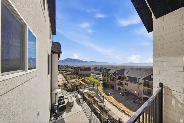 1027 W SEASONS VIEW CT, Lehi, UT 84048