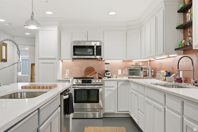 1027 W SEASONS VIEW CT, Lehi, UT 84048