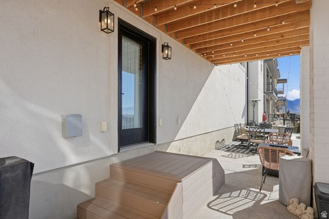 1027 W SEASONS VIEW CT, Lehi, UT 84048