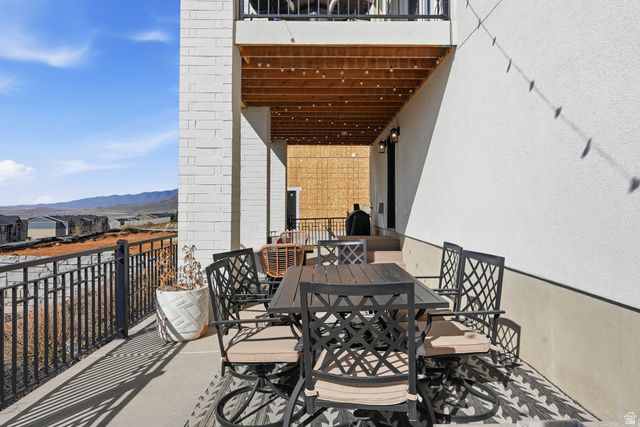 1027 W SEASONS VIEW CT, Lehi, UT 84048