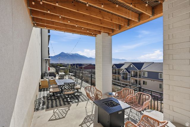1027 W SEASONS VIEW CT, Lehi, UT 84048
