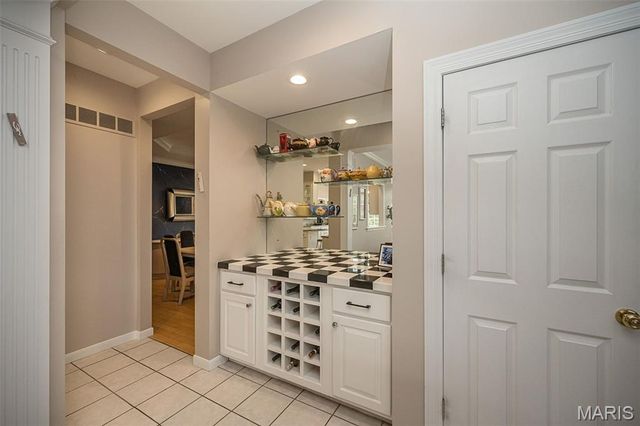 102 Seabrook Court, Chesterfield, MO 63017