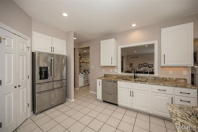 102 Seabrook Court, Chesterfield, MO 63017