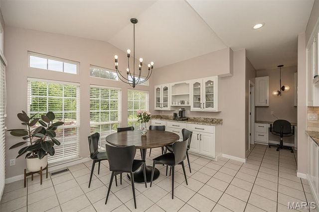 102 Seabrook Court, Chesterfield, MO 63017