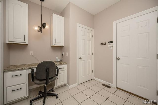 102 Seabrook Court, Chesterfield, MO 63017