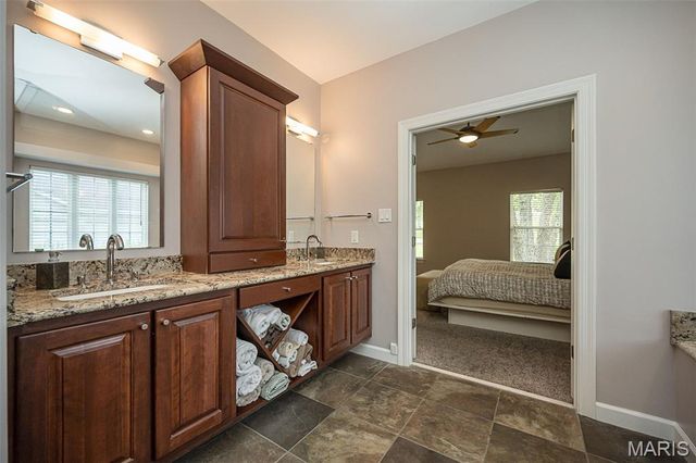 102 Seabrook Court, Chesterfield, MO 63017