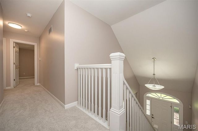 102 Seabrook Court, Chesterfield, MO 63017