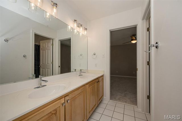 102 Seabrook Court, Chesterfield, MO 63017