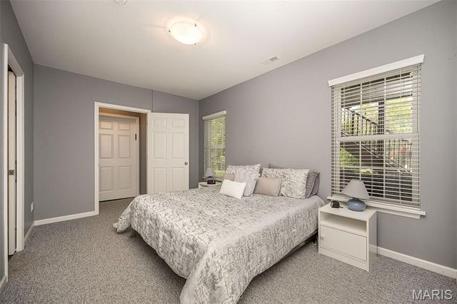 102 Seabrook Court, Chesterfield, MO 63017