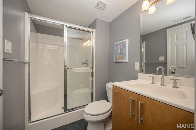 102 Seabrook Court, Chesterfield, MO 63017