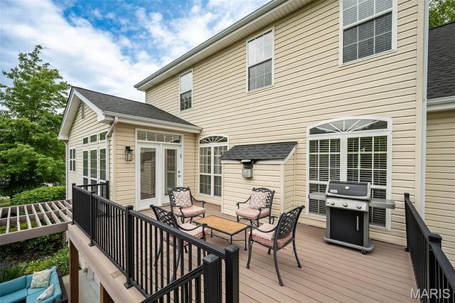 102 Seabrook Court, Chesterfield, MO 63017