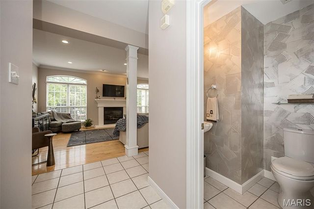 102 Seabrook Court, Chesterfield, MO 63017