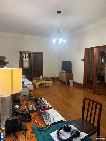 1925 Kennedy Boulevard, Jersey City, NJ 07305