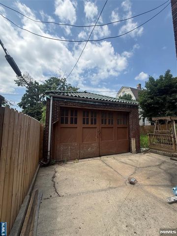 1925 Kennedy Boulevard, Jersey City, NJ 07305