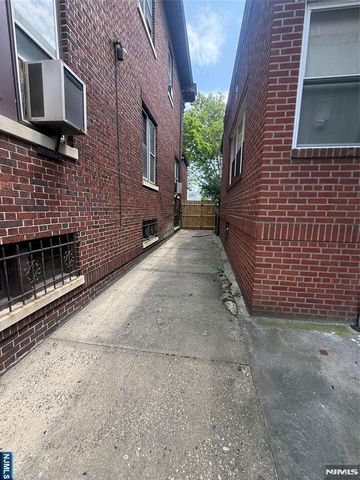 1925 Kennedy Boulevard, Jersey City, NJ 07305