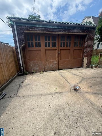 1925 Kennedy Boulevard, Jersey City, NJ 07305
