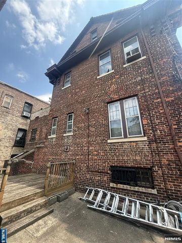 1925 Kennedy Boulevard, Jersey City, NJ 07305