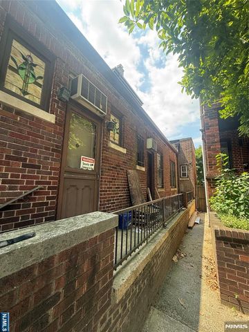 1925 Kennedy Boulevard, Jersey City, NJ 07305