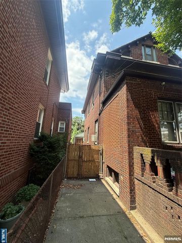 1925 Kennedy Boulevard, Jersey City, NJ 07305