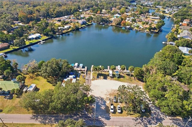 1551 NW 21st Street, Crystal River, FL 34428