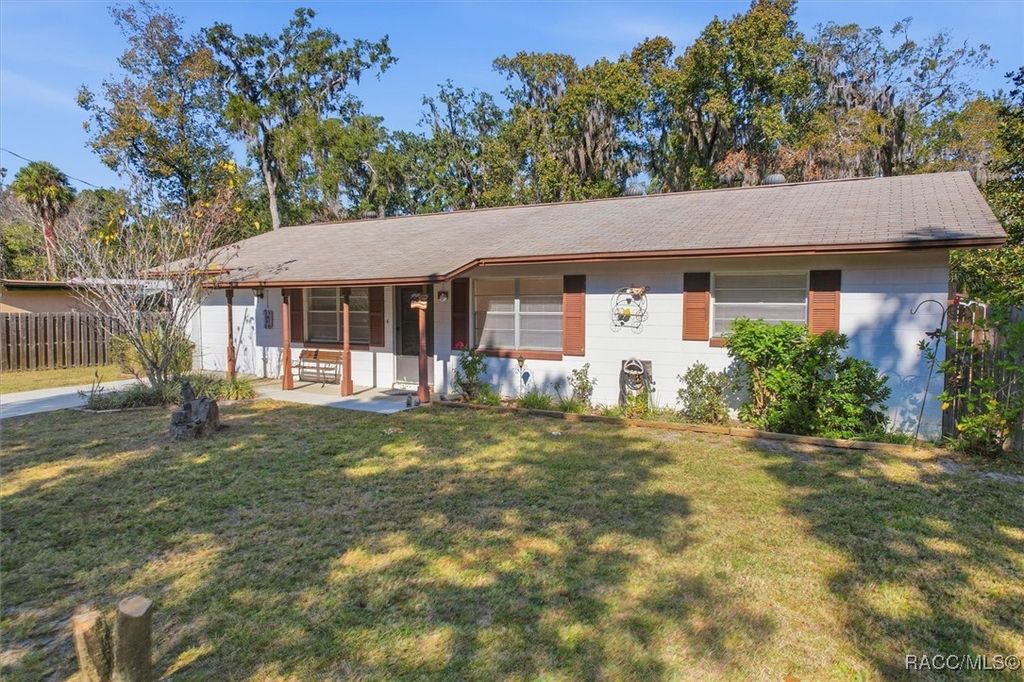 1551 NW 21st Street, Crystal River, FL 34428